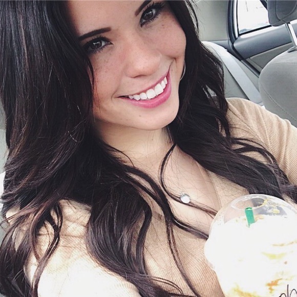 Meet your Posher, Gabriella - Picture 1 of 1